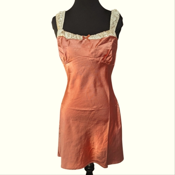 NWT Lush Elegant Coral Cream Slip Mini Dress M - Picture 2 of 7